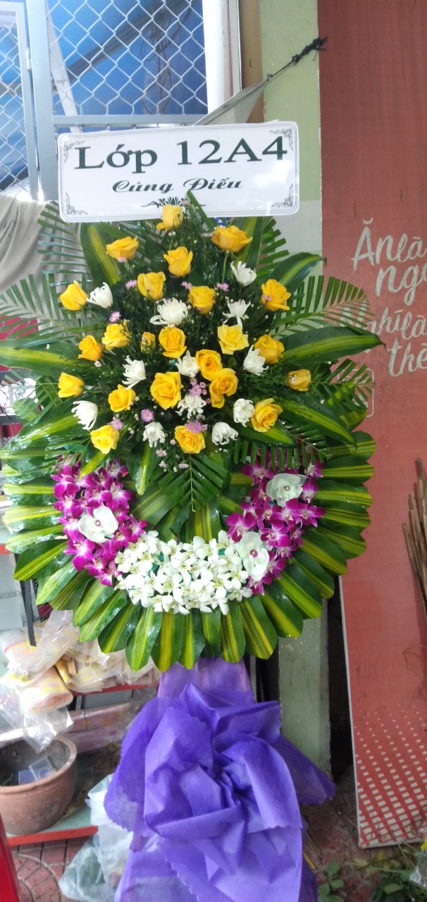 Kệ Hoa Chia Buồn